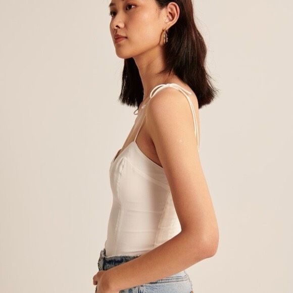 ✨Abercrombie & Fitch White Tie Strap V-Neck Sz Large Cami Top✨ - Picture 3 of 13